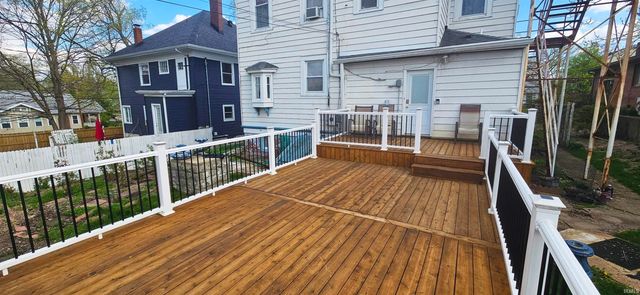 126 E 4th Street, Mount Carmel, IL 62863