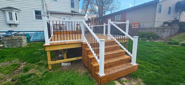 126 E 4th Street, Mount Carmel, IL 62863