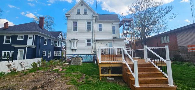 126 E 4th Street, Mount Carmel, IL 62863