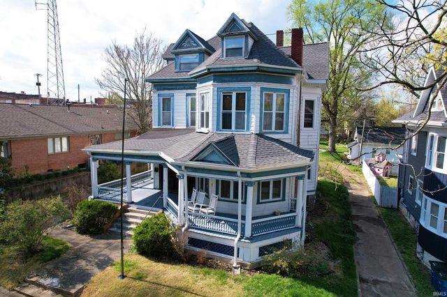 126 E 4th Street, Mount Carmel, IL 62863