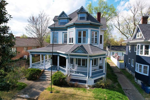 126 E 4th Street, Mount Carmel, IL 62863