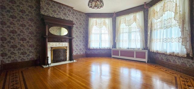 126 E 4th Street, Mount Carmel, IL 62863