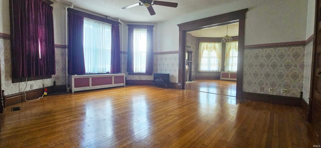 126 E 4th Street, Mount Carmel, IL 62863