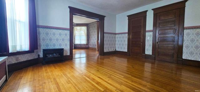 126 E 4th Street, Mount Carmel, IL 62863