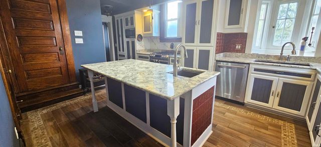 126 E 4th Street, Mount Carmel, IL 62863