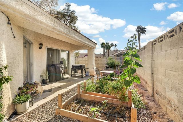 6724 Silver Spoon Drive, Las Vegas, NV 89108