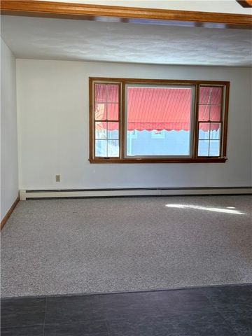 2 Valley Street, Lincoln, RI 02838