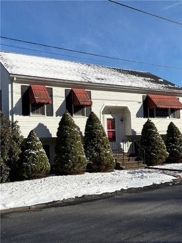 2 Valley Street, Lincoln, RI 02838