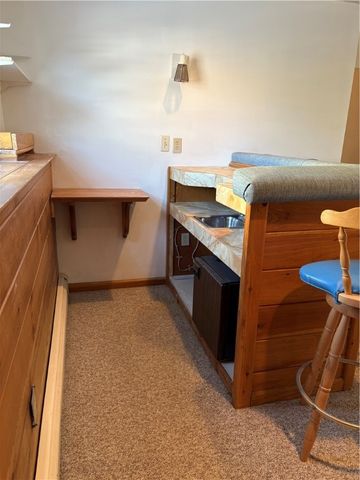 2 Valley Street, Lincoln, RI 02838