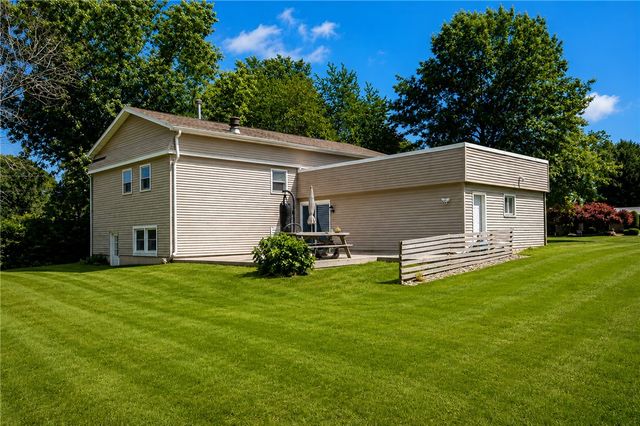 72 Cherry Creek Lane, Greece, NY 14626
