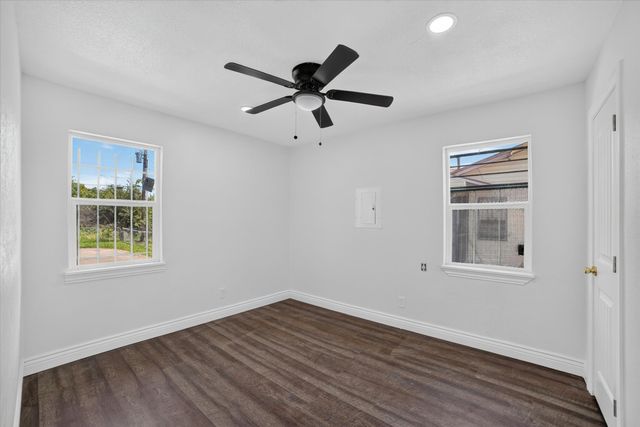 5137 E Berry Street, Fort Worth, TX 76119