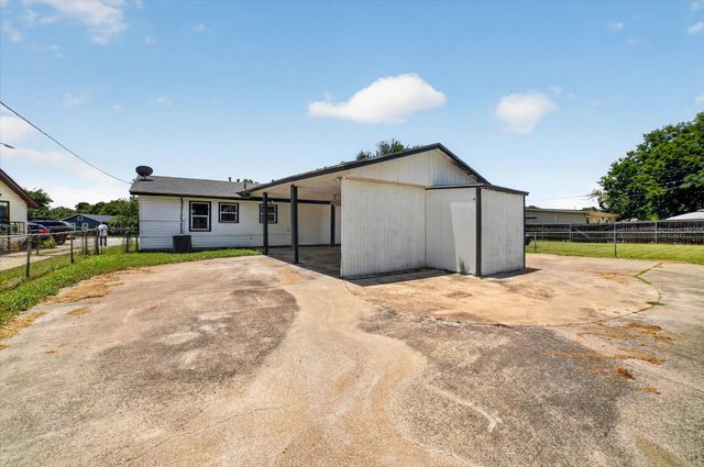 5137 E Berry Street, Fort Worth, TX 76119