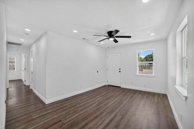 5137 E Berry Street, Fort Worth, TX 76119