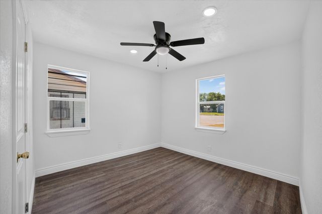 5137 E Berry Street, Fort Worth, TX 76119