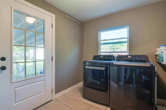 411 E Ross Street, Waxahachie, TX 75165
