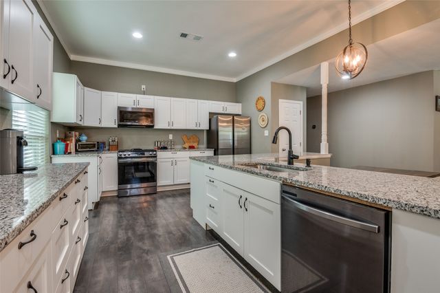 411 E Ross Street, Waxahachie, TX 75165
