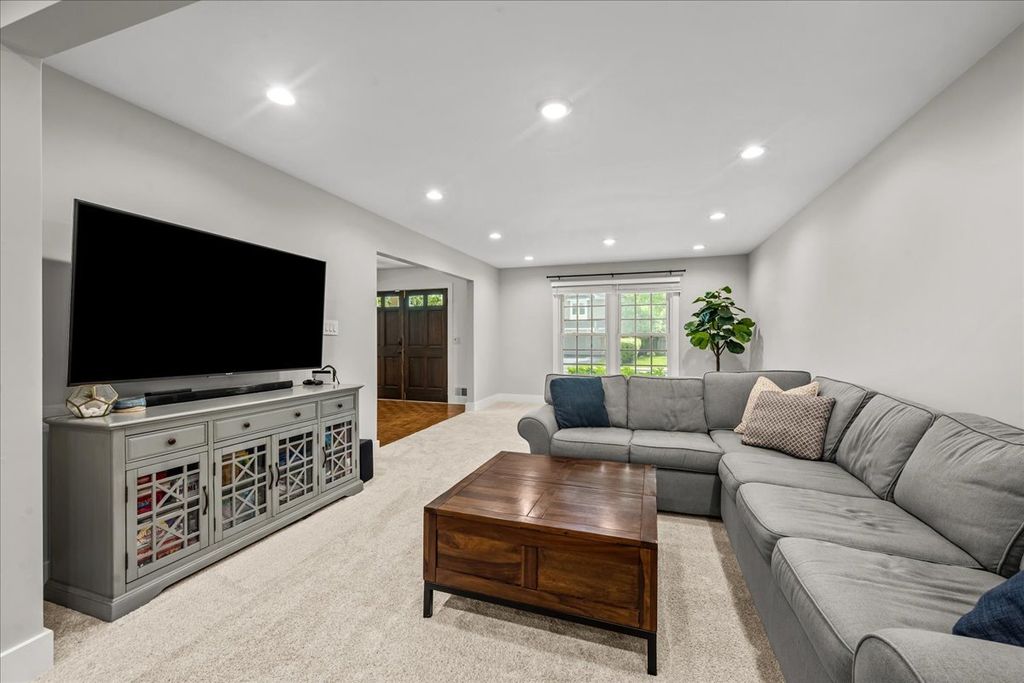 154 Willow Avenue, Deerfield, IL 60015 — photo 5