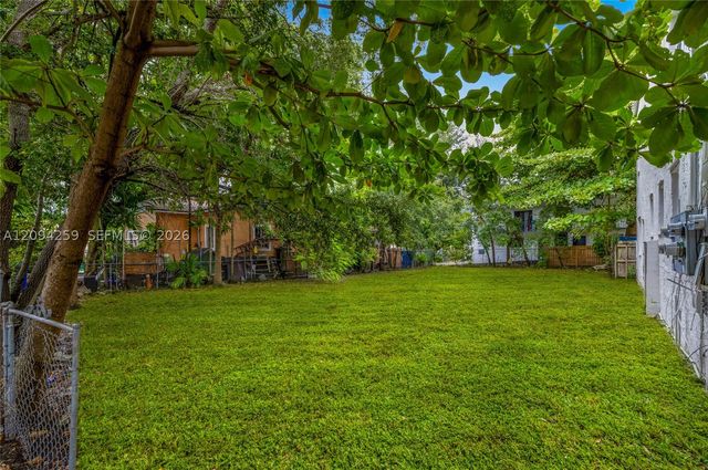 337 11 ave, Miami, FL 33128