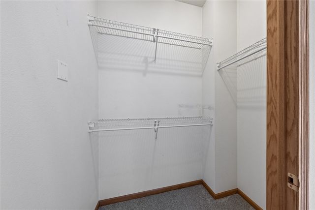 250 Cimarron Drive NE 309, Hiawatha, IA 52233