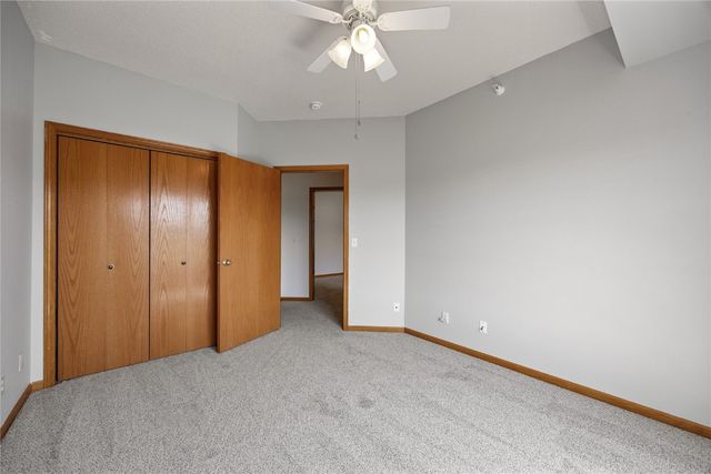 250 Cimarron Drive NE 309, Hiawatha, IA 52233