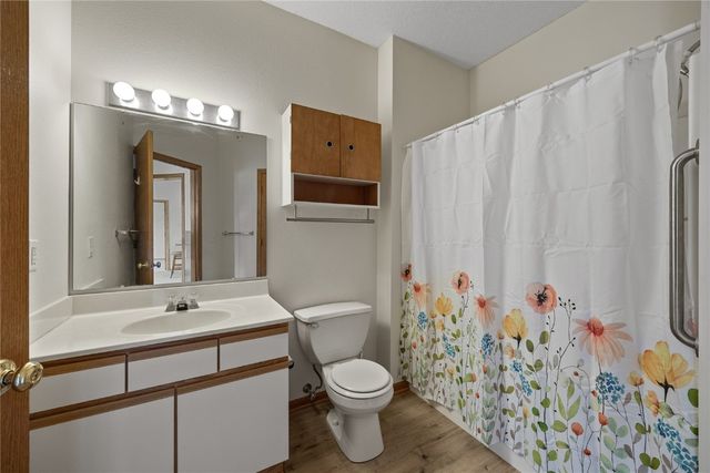 250 Cimarron Drive NE 309, Hiawatha, IA 52233