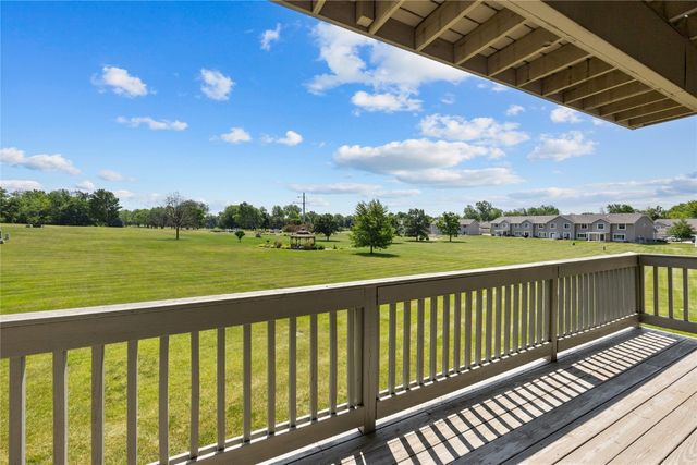 250 Cimarron Drive NE 309, Hiawatha, IA 52233