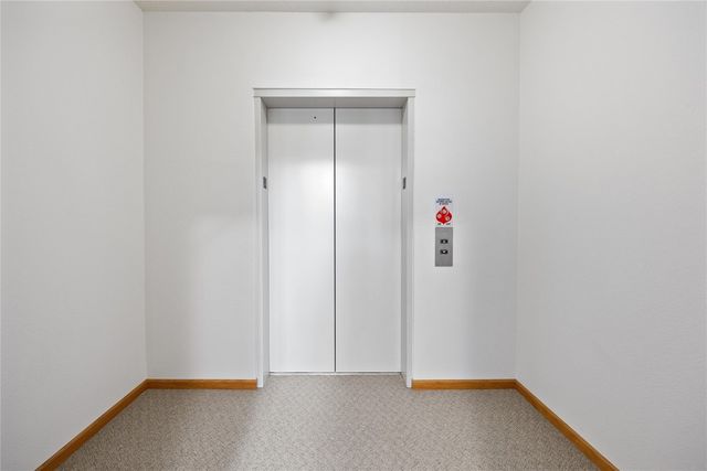 250 Cimarron Drive NE 309, Hiawatha, IA 52233