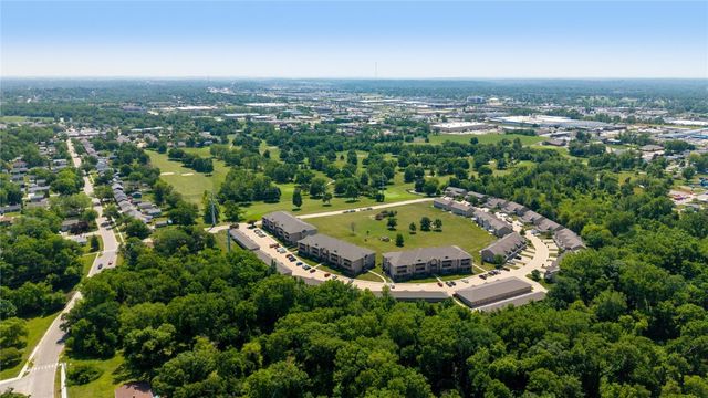 250 Cimarron Drive NE 309, Hiawatha, IA 52233