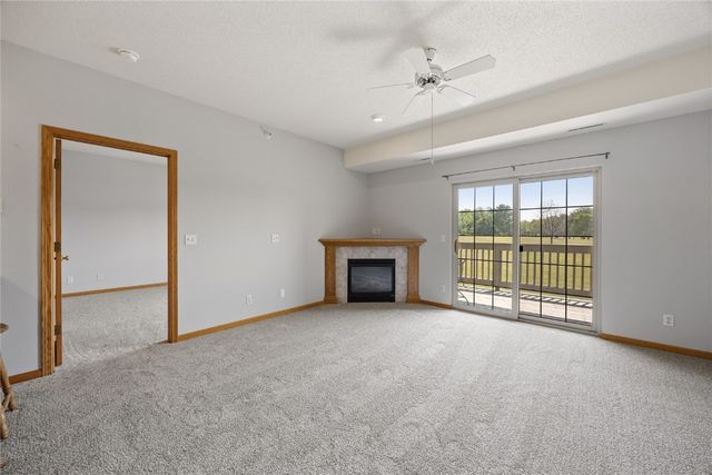 250 Cimarron Drive NE 309, Hiawatha, IA 52233