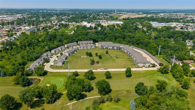 250 Cimarron Drive NE 309, Hiawatha, IA 52233