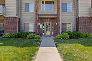 250 Cimarron Drive NE 309, Hiawatha, IA 52233