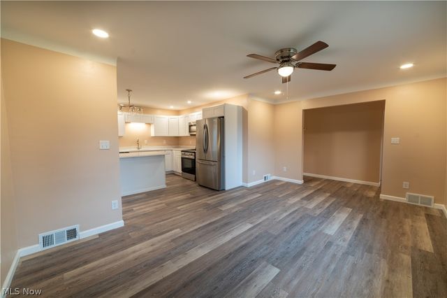 2407 Northview Drive, Cortland, OH 44410