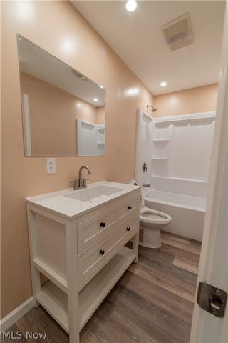 2407 Northview Drive, Cortland, OH 44410