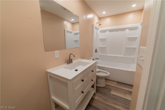 2407 Northview Drive, Cortland, OH 44410