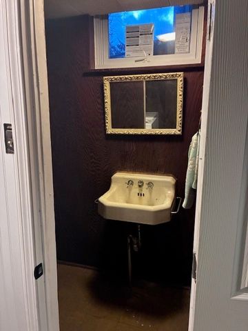 2516 Collins Rd, Churchill Boro, PA 15235