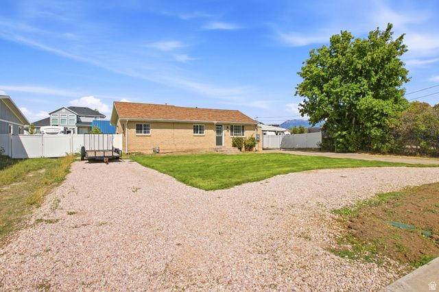 1548 W 2700 S, Syracuse, UT 84075