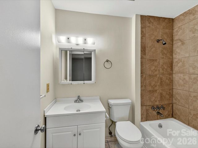7924 Shady Oak Trail 234, Charlotte, NC 28210
