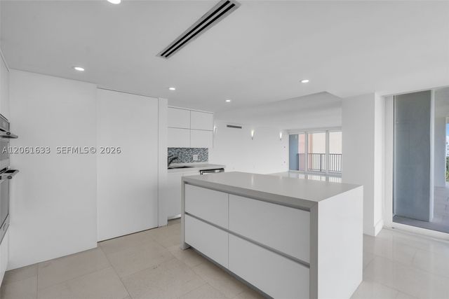 881 Ocean Dr 7H, Key Biscayne, FL 33149