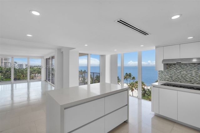 881 Ocean Dr 7H, Key Biscayne, FL 33149