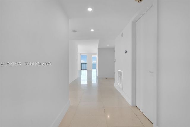 881 Ocean Dr 7H, Key Biscayne, FL 33149