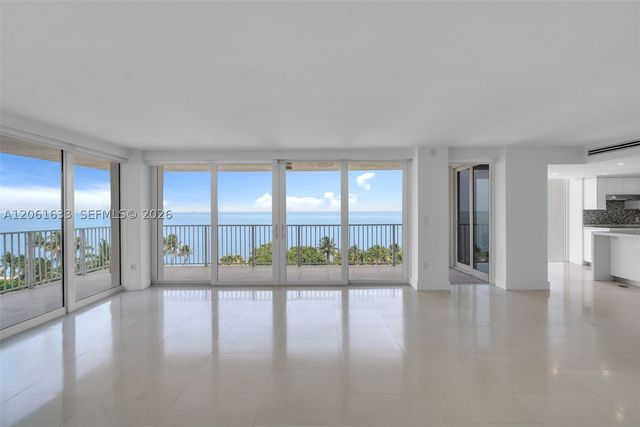 881 Ocean Dr 7H, Key Biscayne, FL 33149