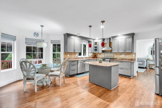 54 WINDING BROOK Drive, Old Bridge, NJ 07747
