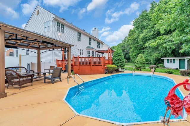 54 WINDING BROOK Drive, Old Bridge, NJ 07747