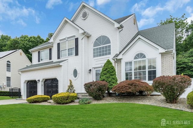 54 WINDING BROOK Drive, Old Bridge, NJ 07747
