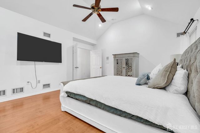 54 WINDING BROOK Drive, Old Bridge, NJ 07747