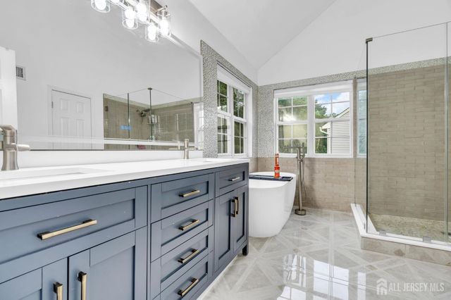 54 WINDING BROOK Drive, Old Bridge, NJ 07747