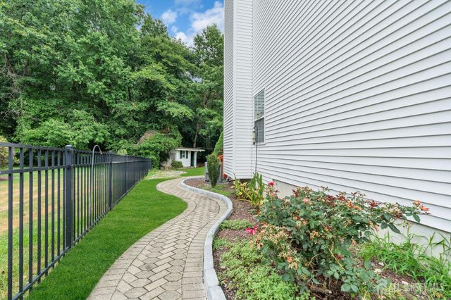 54 WINDING BROOK Drive, Old Bridge, NJ 07747