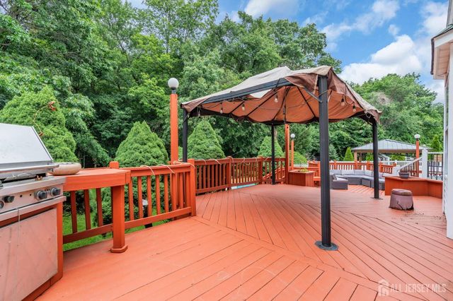 54 WINDING BROOK Drive, Old Bridge, NJ 07747