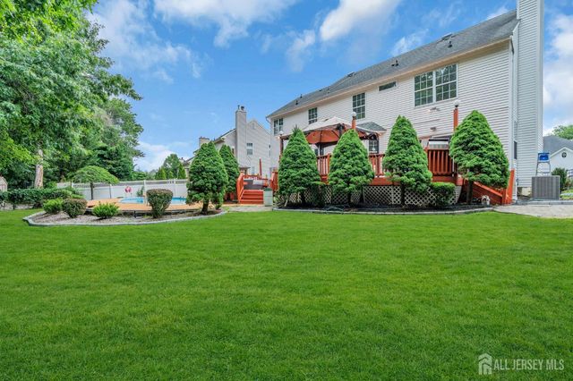 54 WINDING BROOK Drive, Old Bridge, NJ 07747