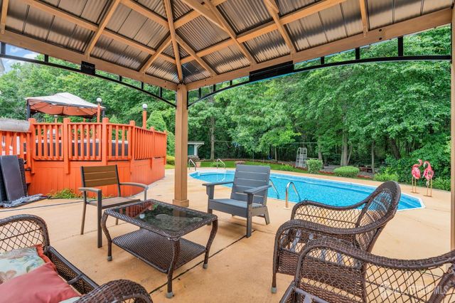 54 WINDING BROOK Drive, Old Bridge, NJ 07747